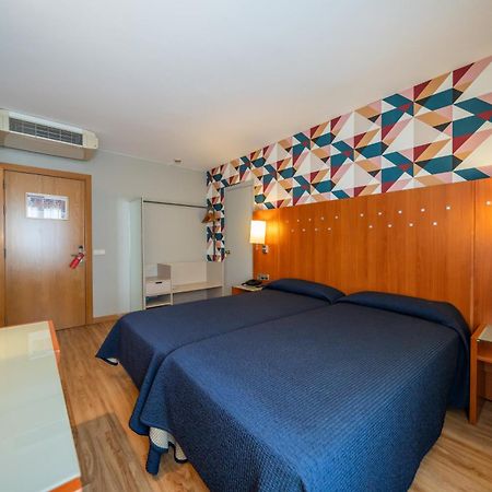 Hotel J. Balmes Vic Exterior photo