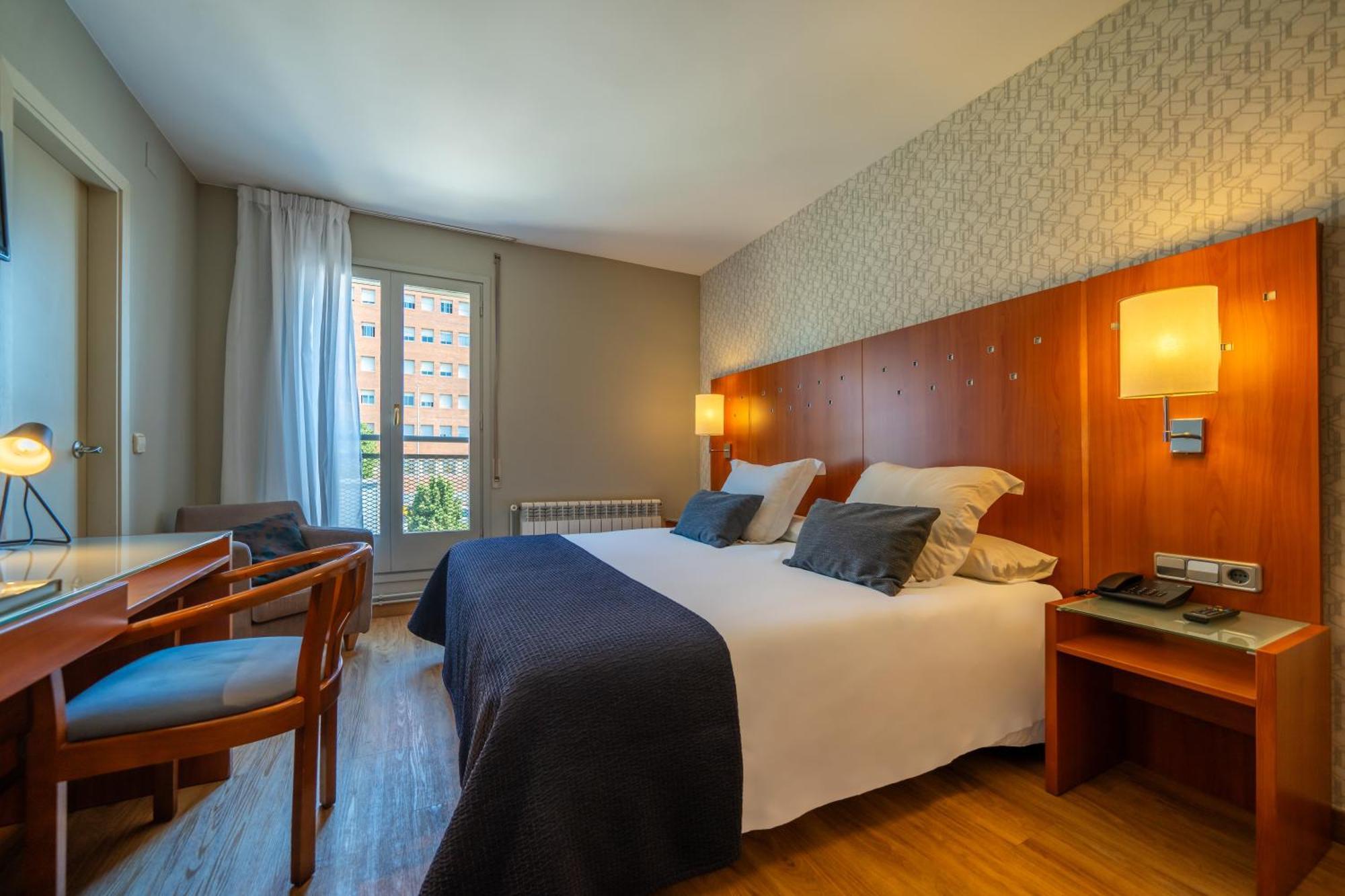 Hotel J. Balmes Vic Exterior photo