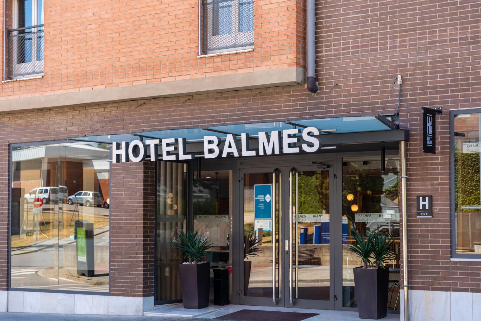 Hotel J. Balmes Vic Exterior photo