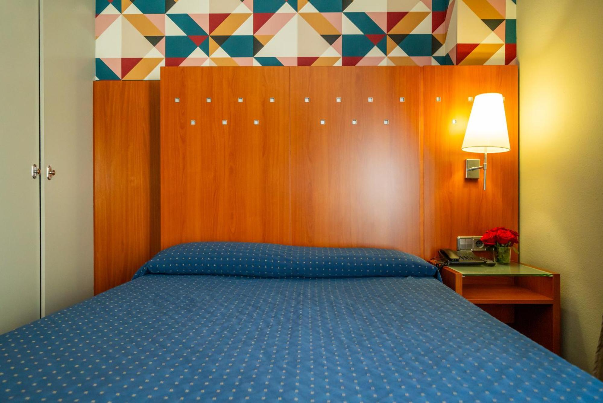 Hotel J. Balmes Vic Exterior photo