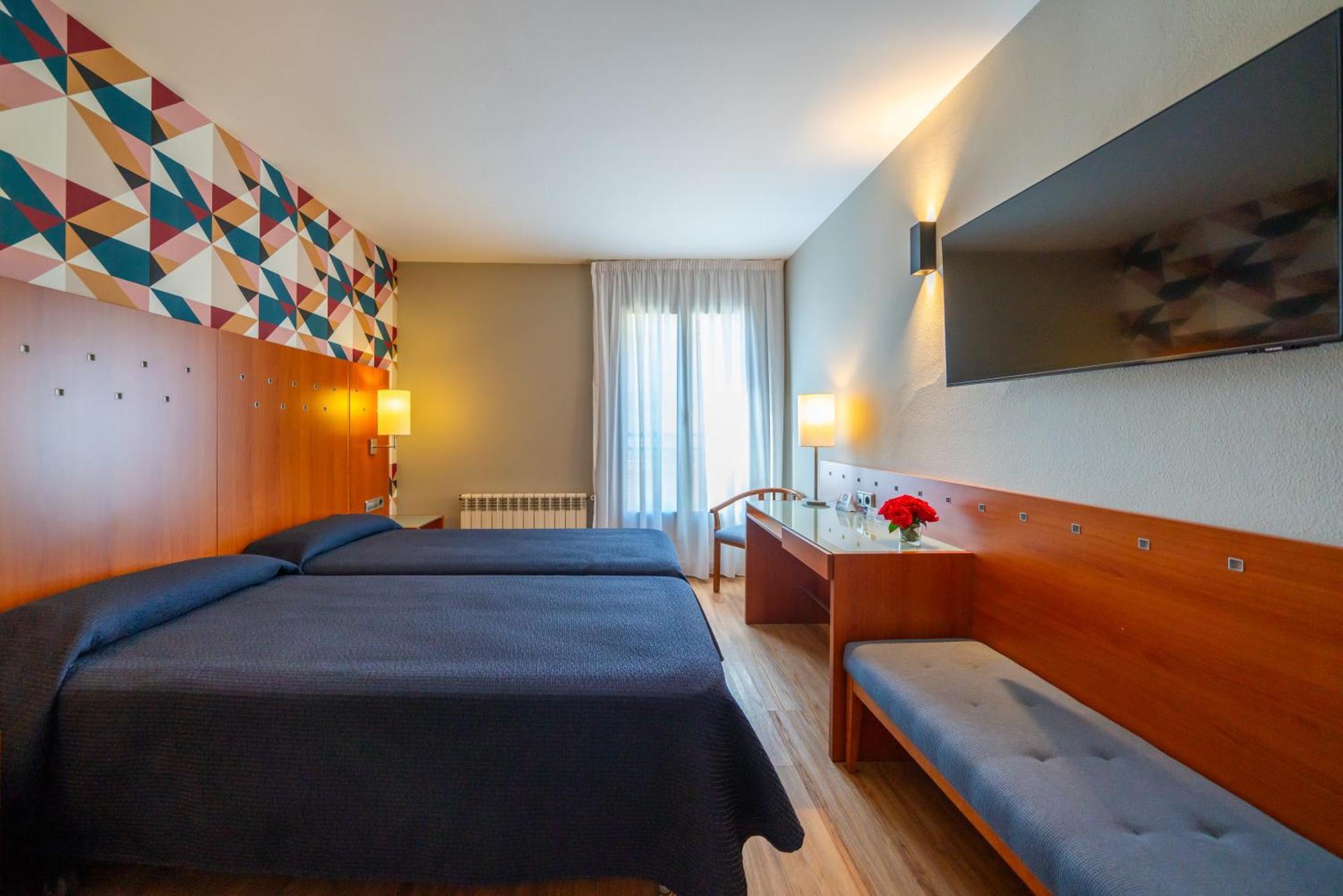 Hotel J. Balmes Vic Exterior photo