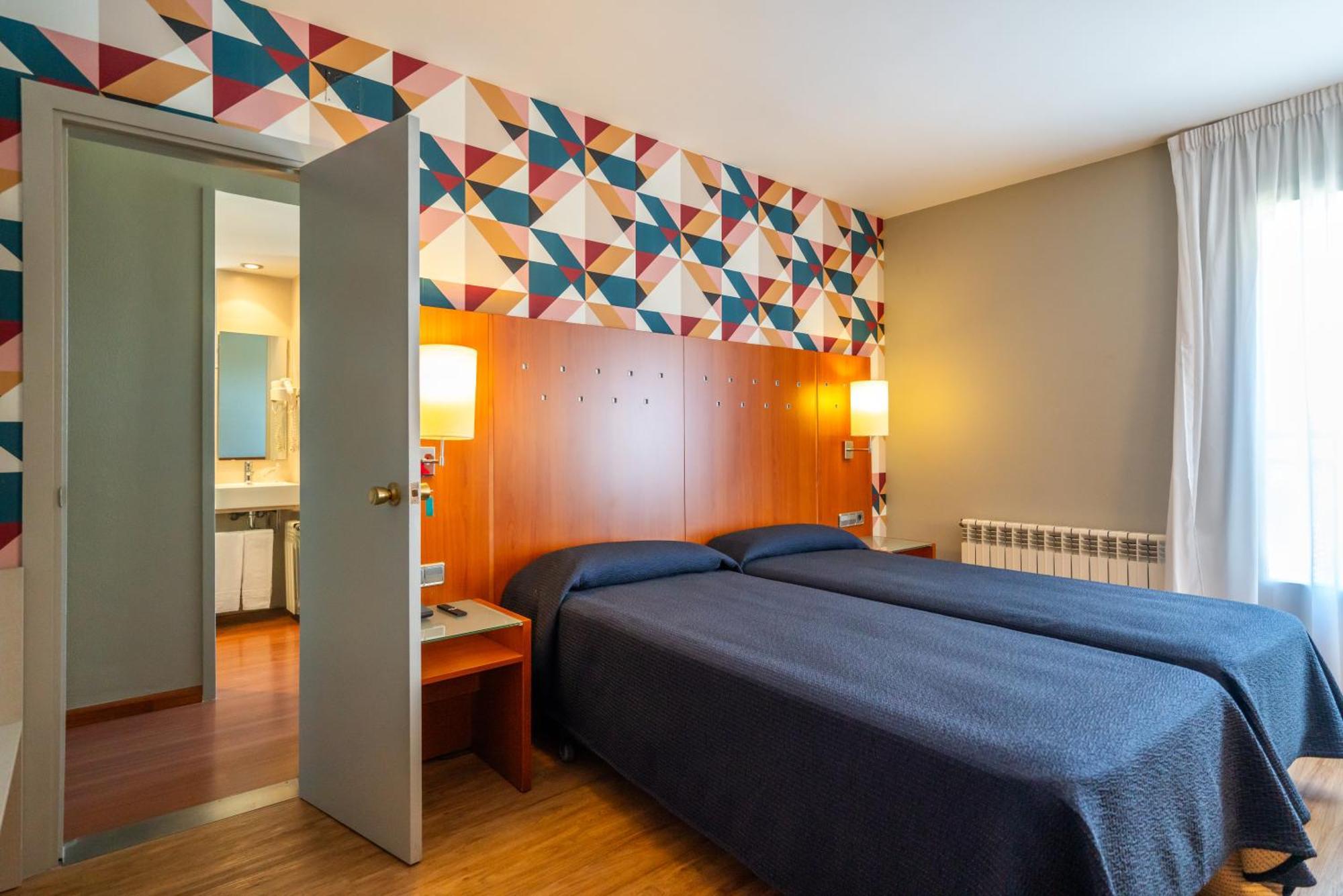 Hotel J. Balmes Vic Exterior photo